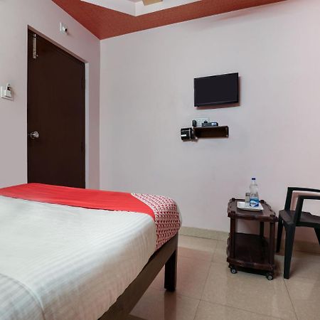 Oyo 10711 Hotel Nsnr Residency Visakhapatnam Ngoại thất bức ảnh