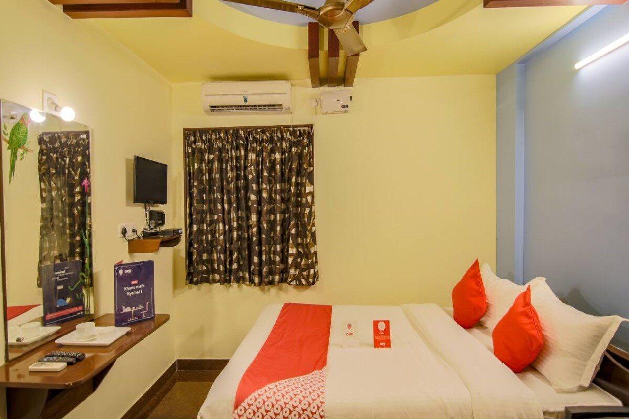 Oyo 10711 Hotel Nsnr Residency Visakhapatnam Ngoại thất bức ảnh