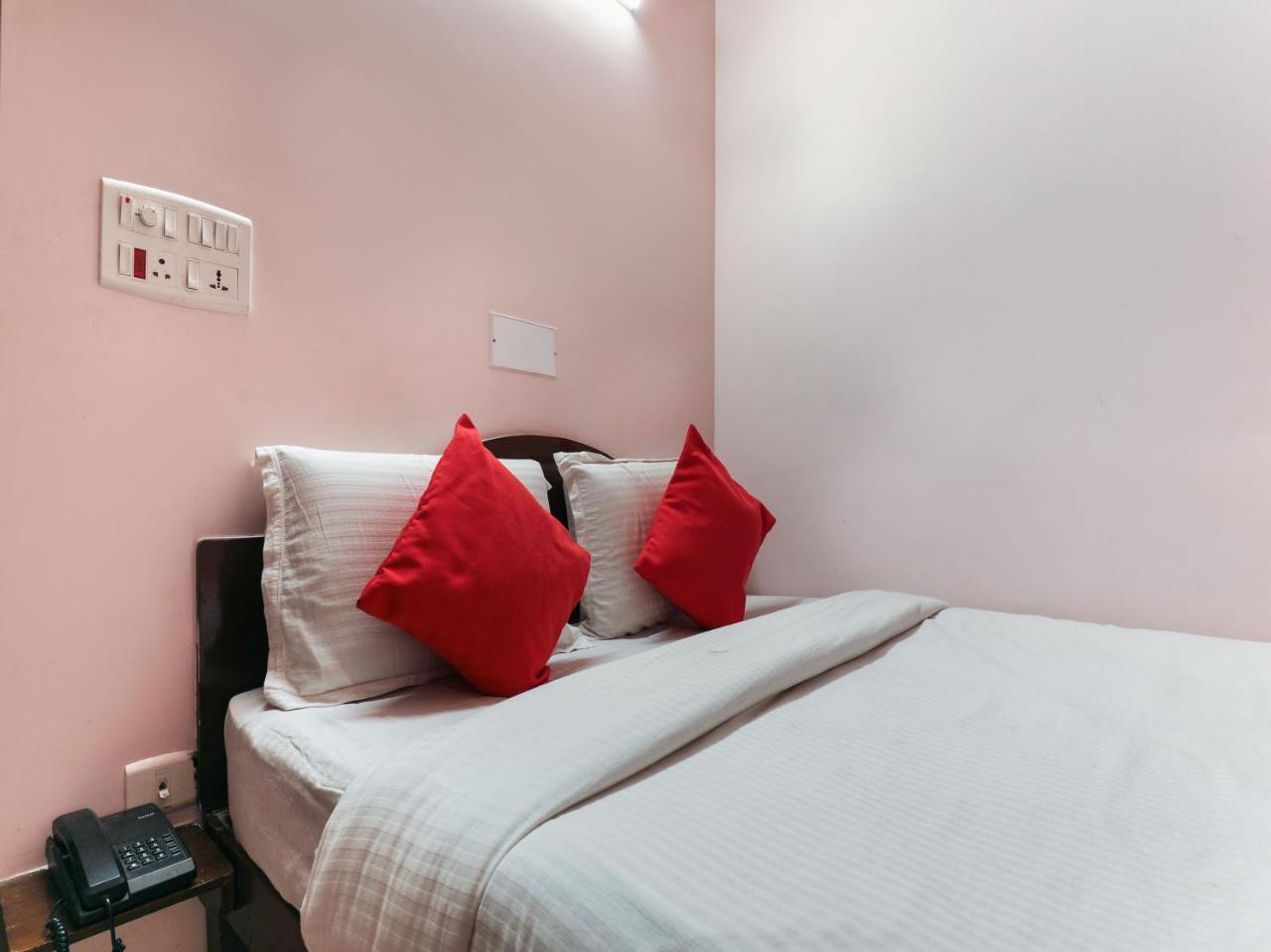 Oyo 10711 Hotel Nsnr Residency Visakhapatnam Ngoại thất bức ảnh
